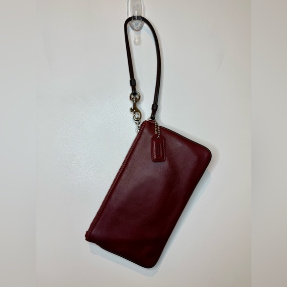 COACH Soho Leather Wristlet Clutch Snap Front Flap Pocket with Buckle Burgundy - Picture 2 of 6